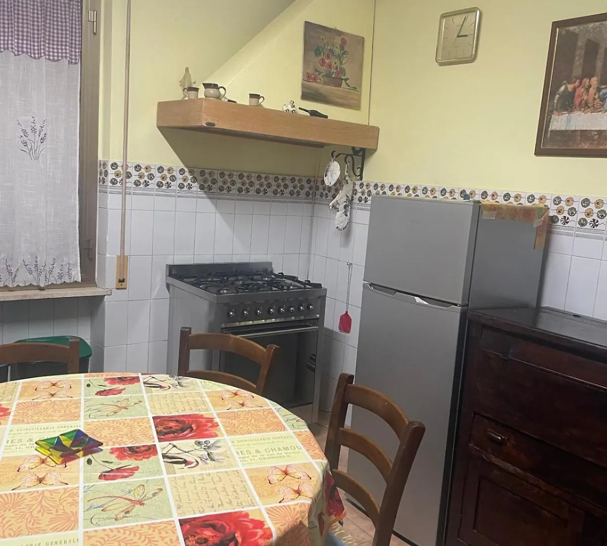 Ville Di Roti Shire Mogginano 0*,